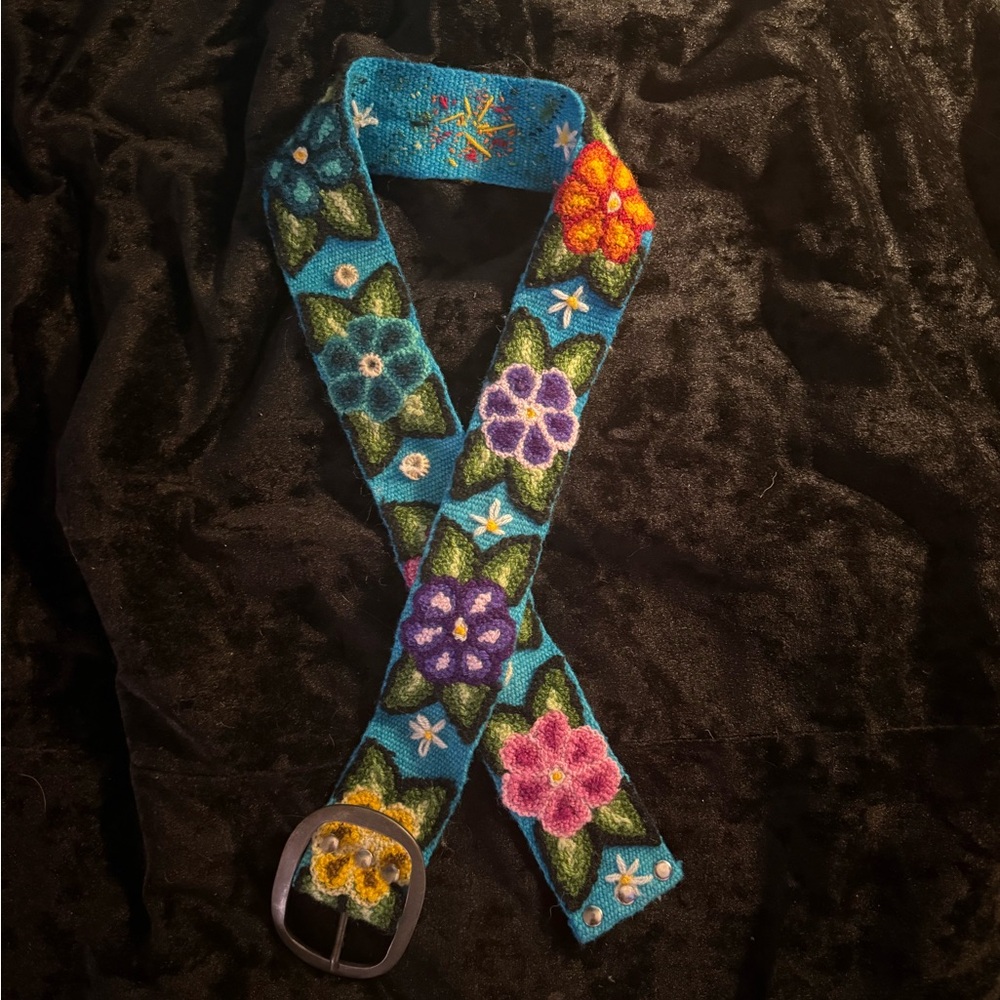 Handmade in Peru 100% sheep's wool belt- fits 22"-32" waist